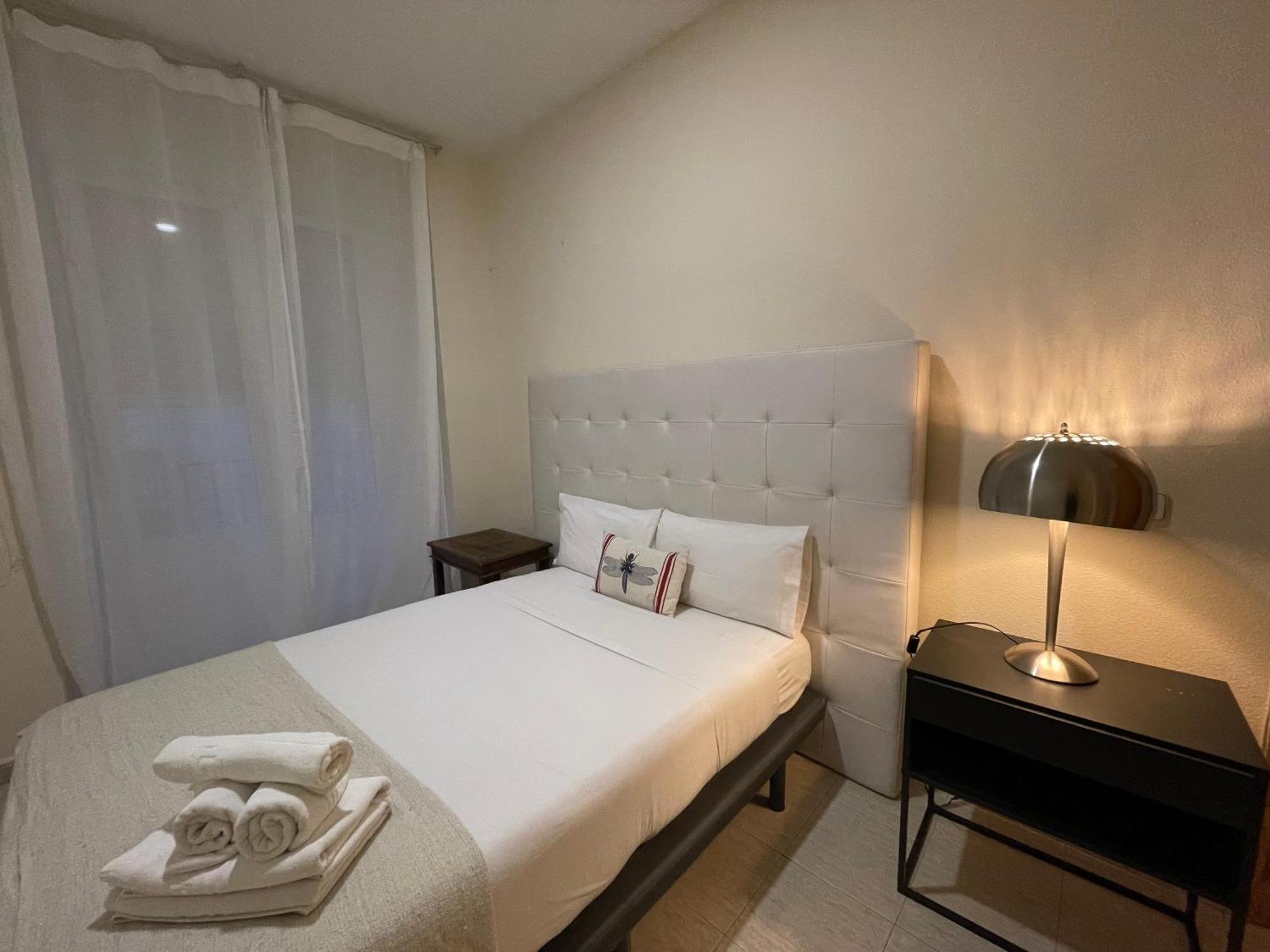 Casa Tadeo Gran Via Hotel มาดริด ภายนอก รูปภาพ