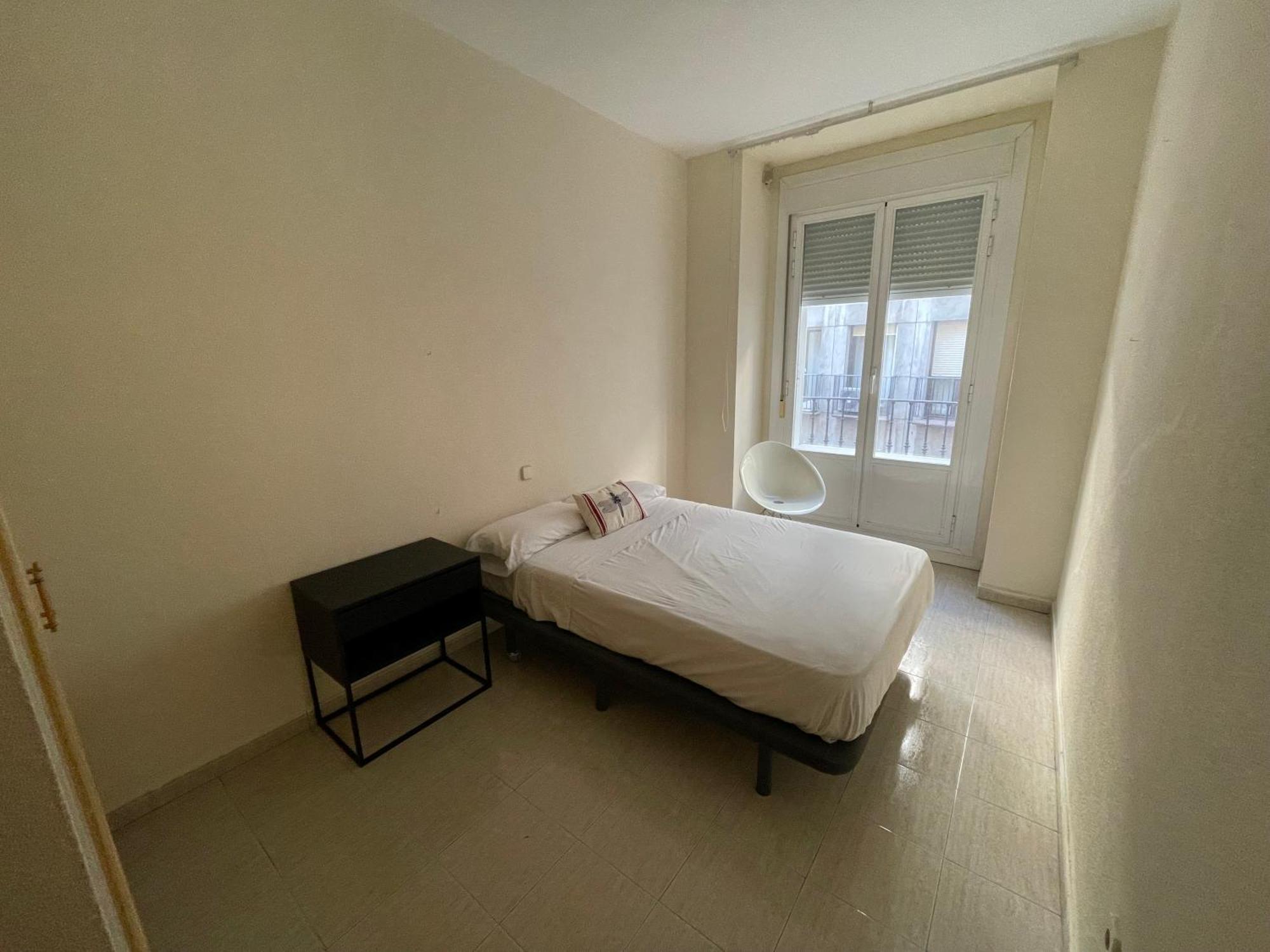 Casa Tadeo Gran Via Hotel มาดริด ภายนอก รูปภาพ